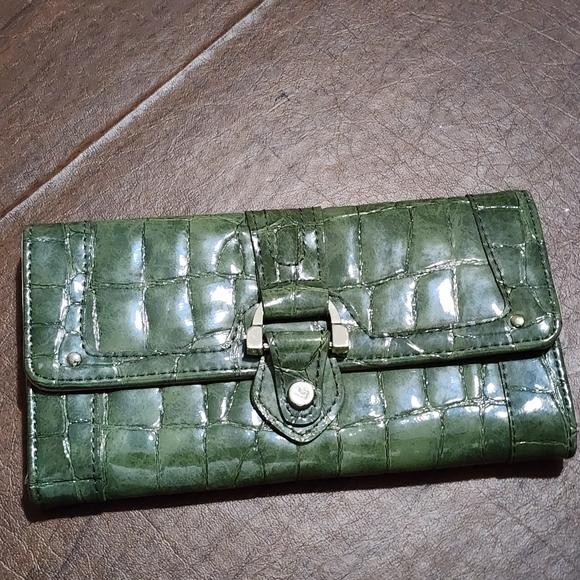 Handbags - Green Crocodile-Embossed Women's Clutch / Wallet